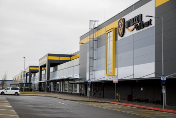 Distribuční centrum Amazonu v Dobrovízi patří mezi nejekologičtější průmyslové stavby v Česku