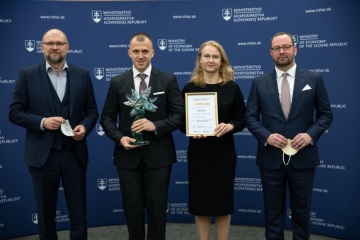 Online aplikace WocaBee na učení slovíček pro školy získala ocenění Inovativní čin roku, které každoročně vyhlašuje slovenské Ministerstvo hospodářství