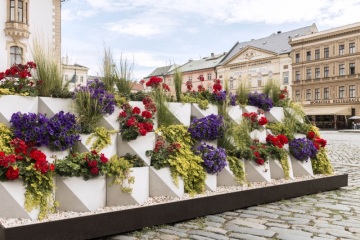 Origami Wall pro instalaci květin