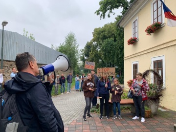 Demonstrace vlastníků pozemků v Poříčí nad Sázavou