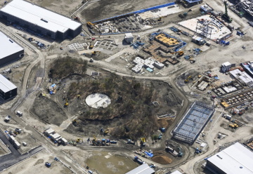 Fotografie ukazuje staveniště výstaviště Osaka, Kansai, Japan EXPO 2025 ve městě Osaka 10. března 2024.