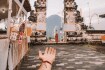 Snímek Murada Osmanna focený smartphonem HONOR View20 v Pura Lempuyang Temple, Bali