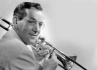 Glenn Miller na snímku z roku 1942. Slavný skladatel a kapelník byl zosobněním swingu, elegance i dokonalé profesionality Foto Wikimedia Commons