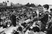 Koncerty Glenn Miller Orchestra zvedaly koncem 2 světové války morálku spojeneckých vojsk. V čele tělesa stál tehdy sám Glenn Miller Foto Glenn Miller Orchestra